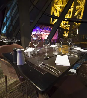 diner sur la Tour Eiffel